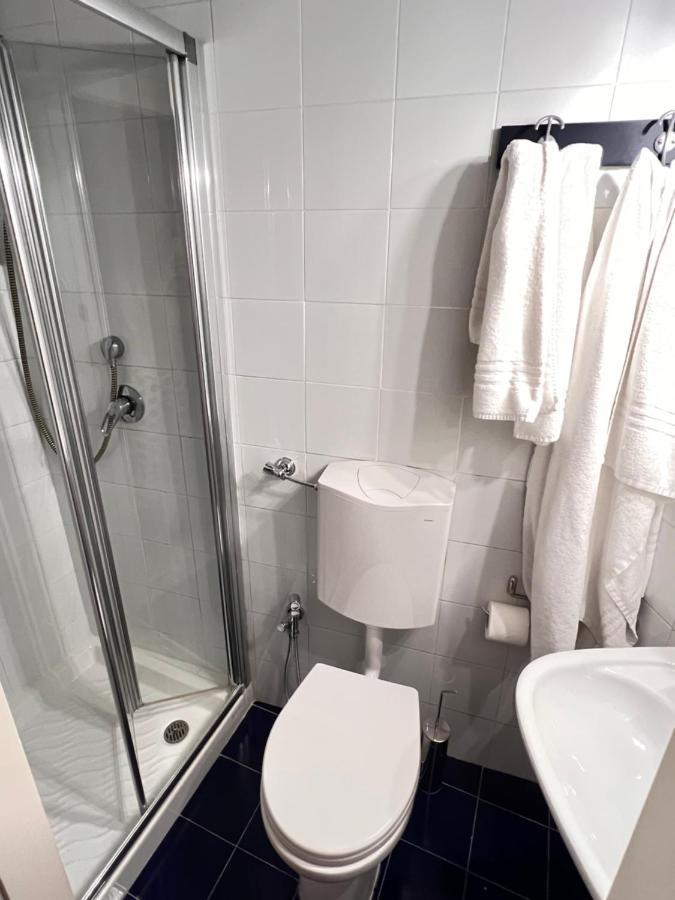 Guest House Biondi Рим Экстерьер фото